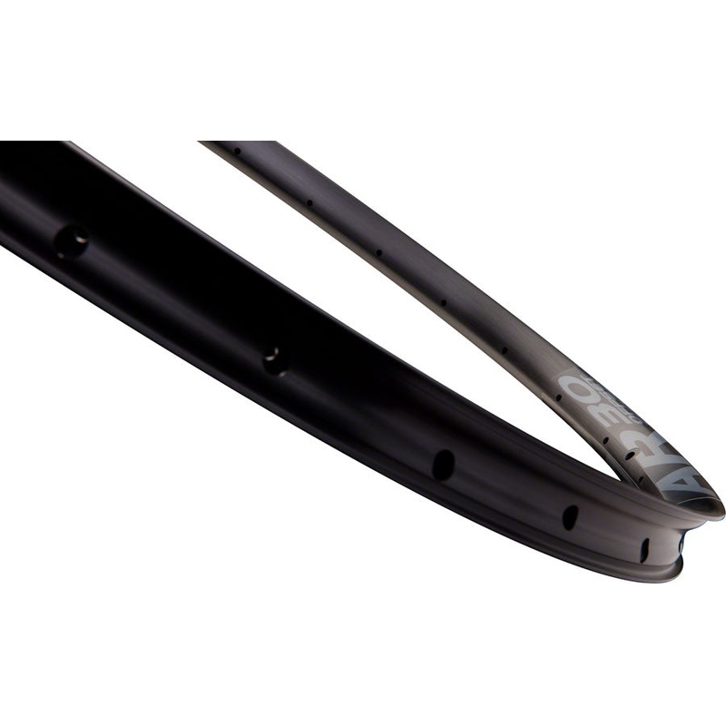 RaceFace AR 30 Rim – 27.5″ Disc Black 32H Offset