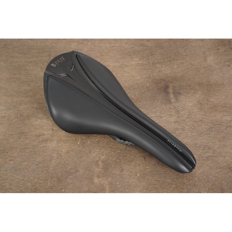 135mm (Regular) Fizik Aliante R1 Carbon Rail Road Saddle 183g