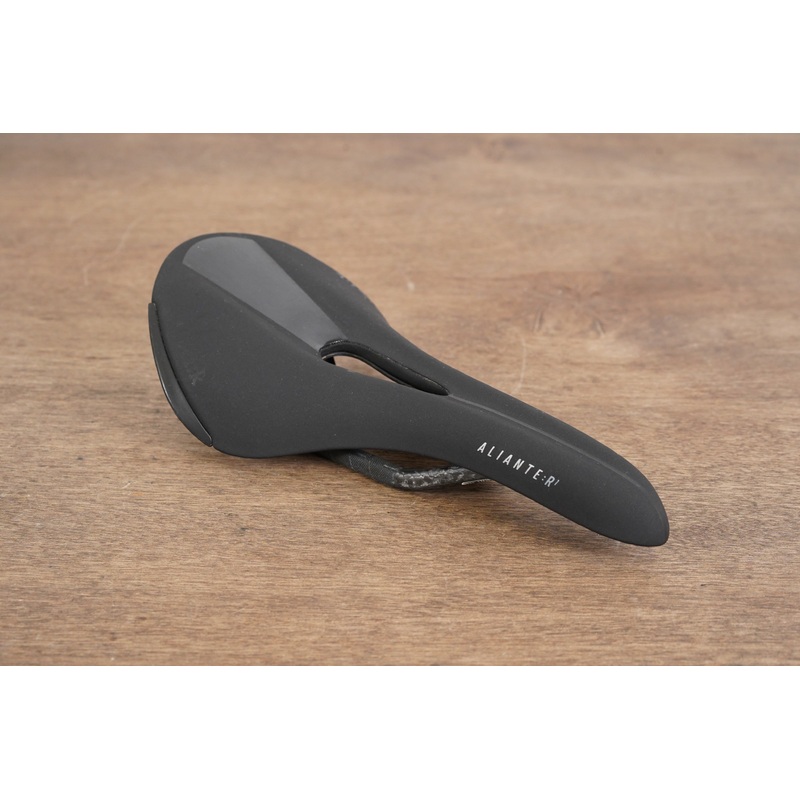 138mm (Regular) Fizik Aliante R1 Carbon Rail Road Saddle 202g