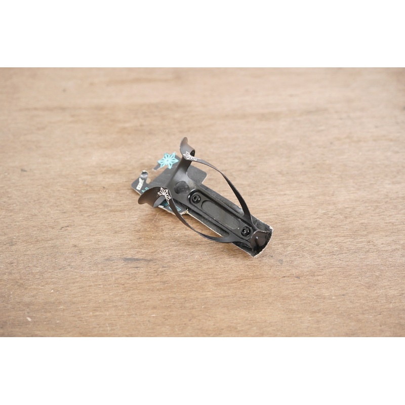 (1) NEW Supacaz Fly Ano Alloy Bottle Cage 25g