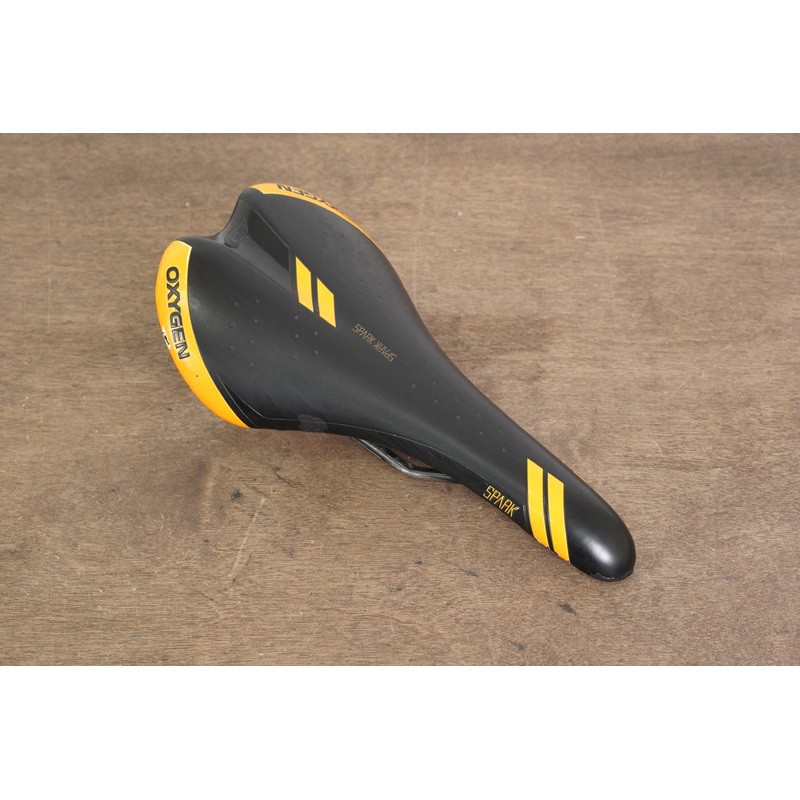 138mm Oxygen Spark Steel Rail Road Saddle 260g