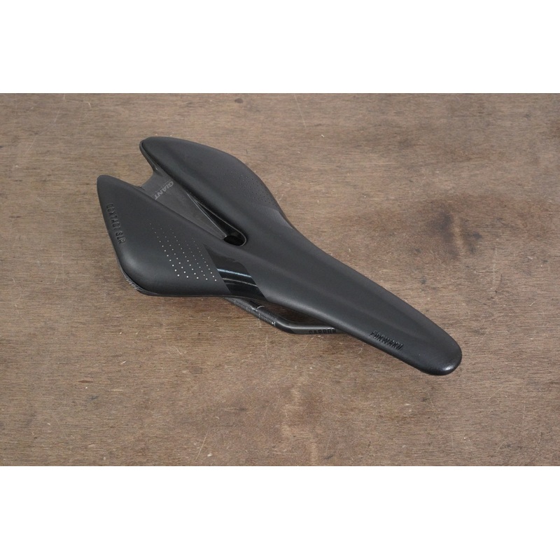 130mm Giant Contact SLR Carbon Rail Road Saddle 166g