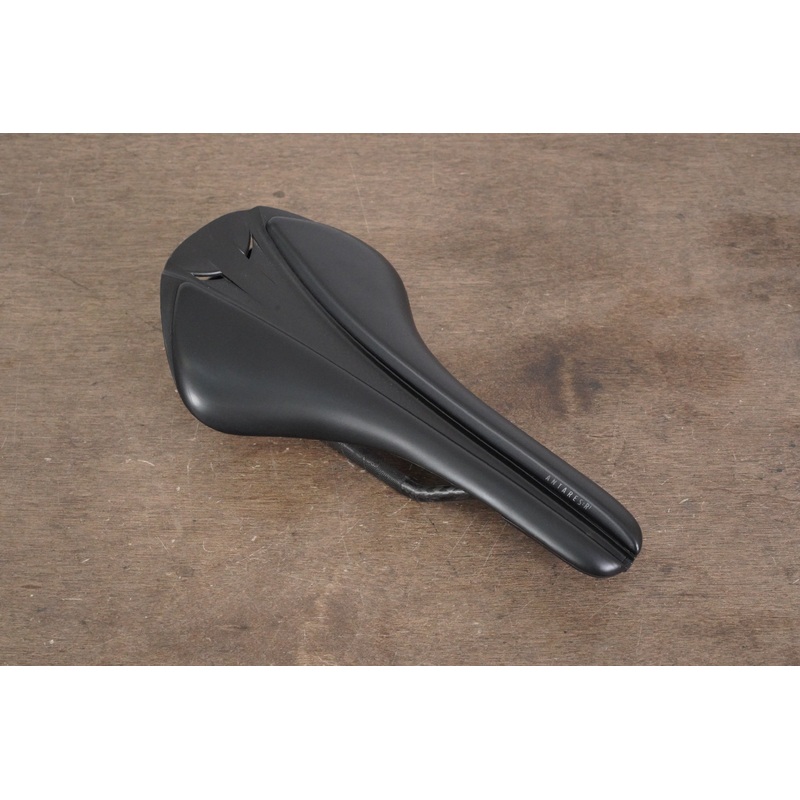 140mm (Regular) Fizik Antares R1 Versus Evo Carbon Rail Road Saddle 174g